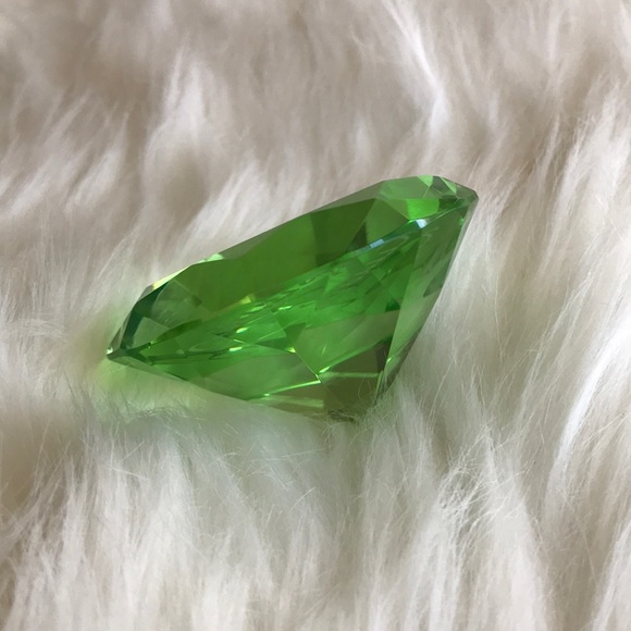 Paperweight "Merry Christmas" Green Engraved Diamond Shaped Holiday Decor Gift - Picture 2 of 5